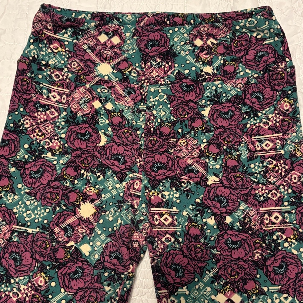 LuLaRoe Teal and Purple Floral leggings